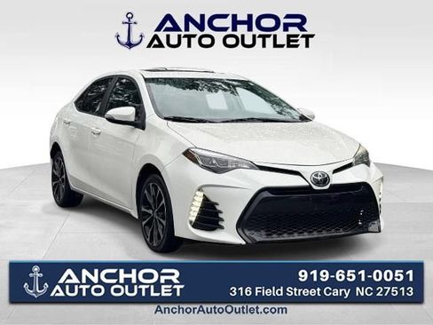 Used 2017 Toyota Corolla SE w/ SE Premium Package FWD image 1