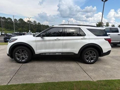 Used 2025 Ford Explorer Active w/ Active Comfort Package AWD/4WD image 4