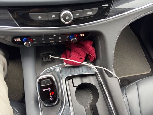 Used 2019 Buick Enclave Premium image 8