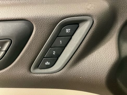Used 2019 GMC Acadia Denali w/ Technology Package FWD image 18