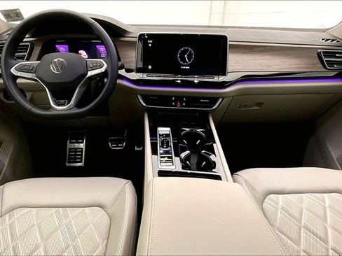 Used 2025 Volkswagen Atlas SEL Premium R-Line image 15