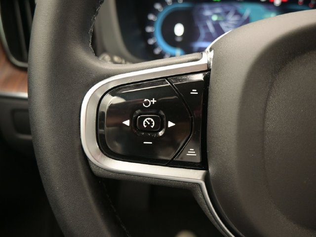 Used 2023 Volvo XC60 B5 Plus w/ Protection Package FWD image 21