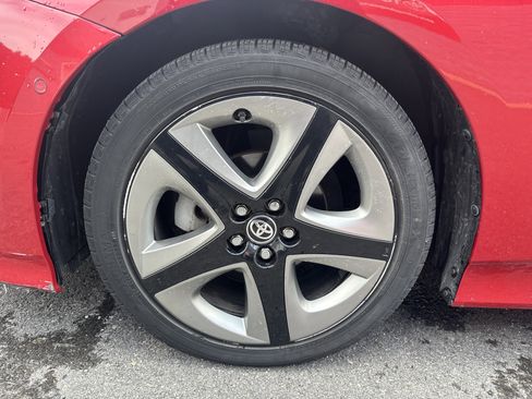 Used 2021 Toyota Prius Limited image 11