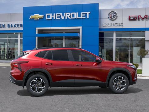 New 2026 Chevrolet Trax LT w/ LT Convenience Package FWD image 32