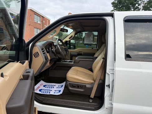 Used 2011 Ford F250 Lariat w/ Lariat Ultimate Pkg AWD/4WD image 5