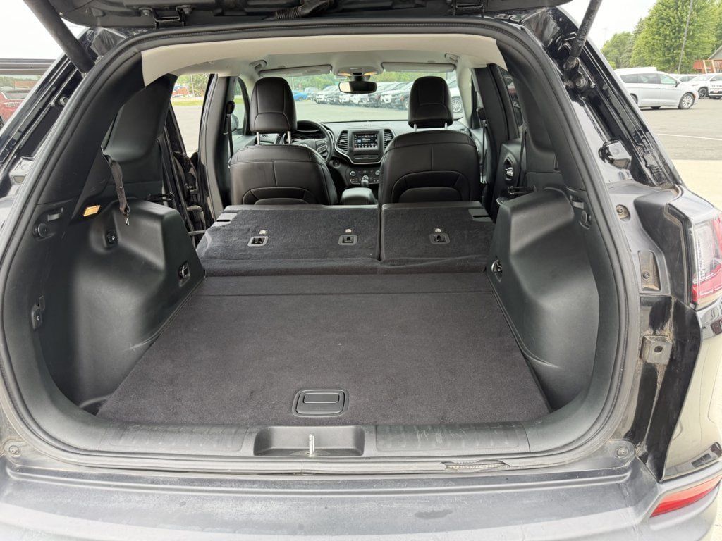 Used 2019 Jeep Cherokee Latitude Plus w/ Comfort/Convenience Group AWD/4WD image 15