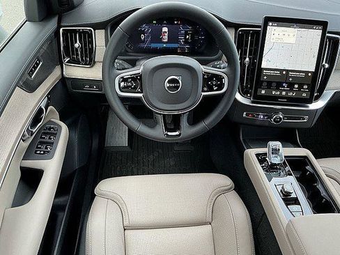 New 2026 Volvo XC90 T8 Ultra w/ Protection Package AWD/4WD image 5