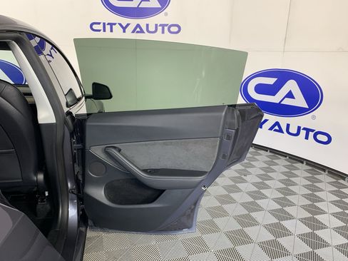 Used 2023 Tesla Model Y Long Range AWD/4WD image 34