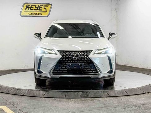 Used 2022 Lexus UX 200 w/ Accessory Package (Z2) FWD image 6