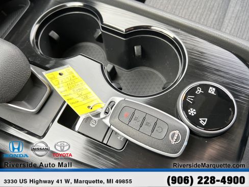 Used 2023 Nissan Rogue SV image 26