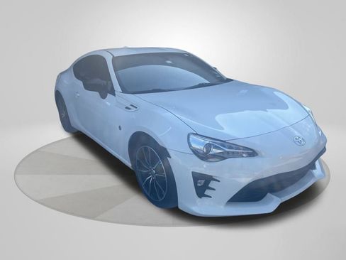 Used 2018 Toyota 86 image 3