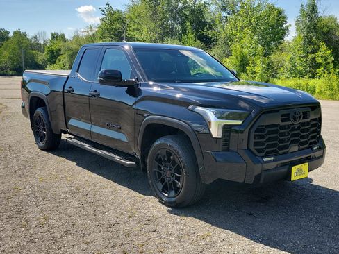 Used 2024 Toyota Tundra Limited w/ TRD Off-Road Package AWD/4WD image 3