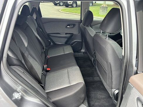Certified 2023 Nissan Rogue SV FWD image 16