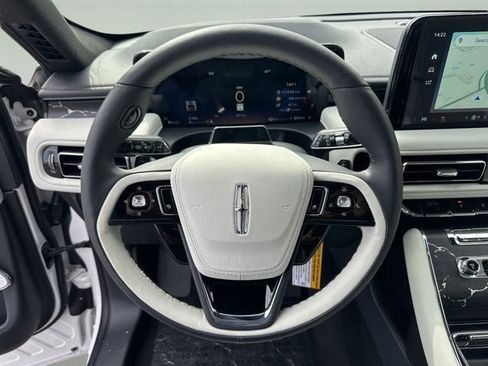 New 2026 Lincoln Aviator Black Label w/ Jet Appearance Package AWD/4WD image 13