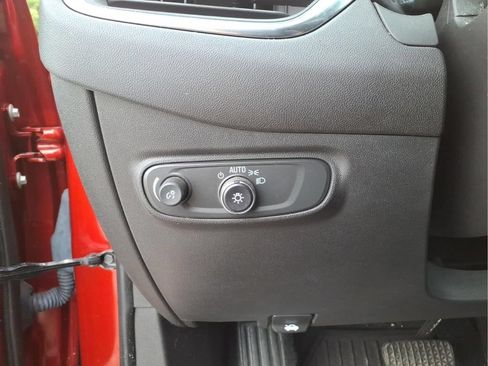 Used 2024 Chevrolet Equinox LT FWD image 16