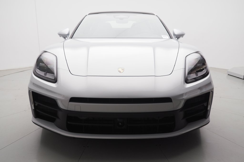 New 2026 Porsche Panamera RWD image 2