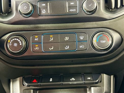 Used 2019 Chevrolet Colorado LT image 15