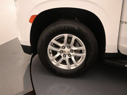 Used 2022 Chevrolet Tahoe LT w/ Luxury Package AWD/4WD image 10