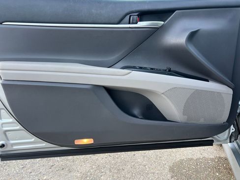 Used 2018 Toyota Camry LE image 13