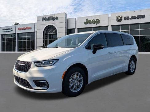 New 2026 Chrysler Pacifica Select FWD image 8