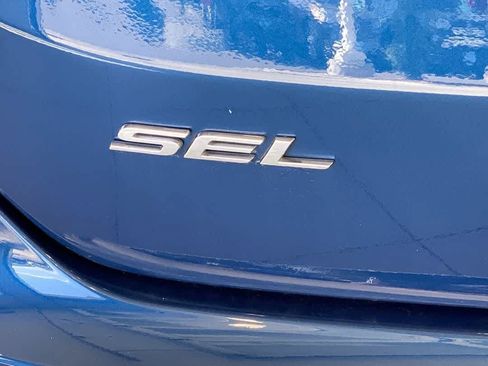 Used 2024 Ford Edge SEL AWD/4WD image 11