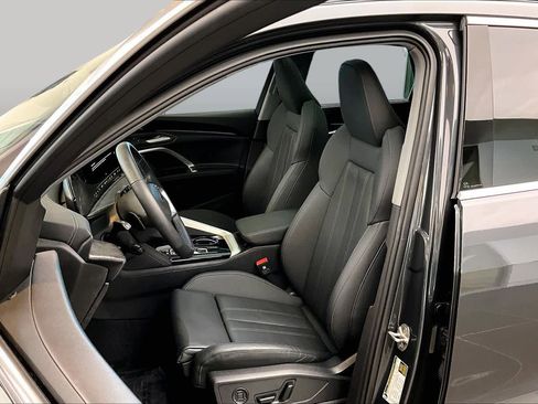 Certified 2025 Audi Q5 Premium Plus w/ Premium Plus AWD/4WD image 8