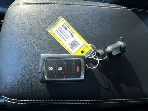 Used 2023 Jeep Grand Cherokee L Laredo AWD/4WD image 47