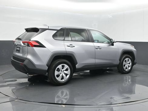 Used 2025 Toyota RAV4 LE AWD/4WD image 8