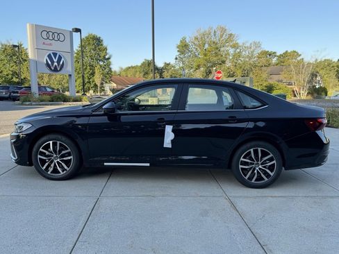 New 2025 Volkswagen Jetta SE image 13