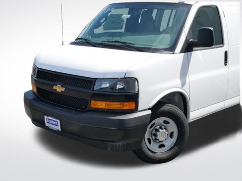New 2026 Chevrolet Express 2500 w/ Driver Convenience Package RWD image 27