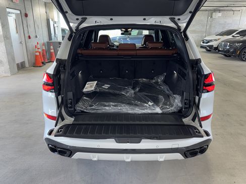 New 2026 BMW X5 M60i image 12