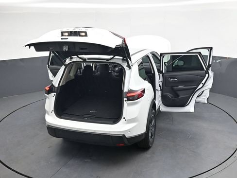 Used 2025 Nissan Rogue SV FWD image 51