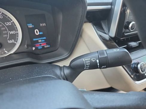 Used 2020 Toyota Corolla LE FWD image 21