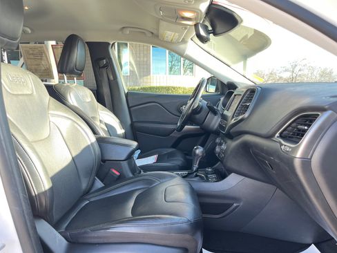 Used 2020 Jeep Cherokee Latitude Lux w/ Quick Order Package 26H Lux image 25