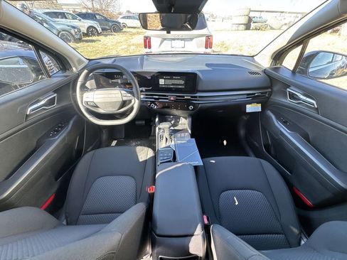 New 2026 Kia Sportage LX FWD image 21