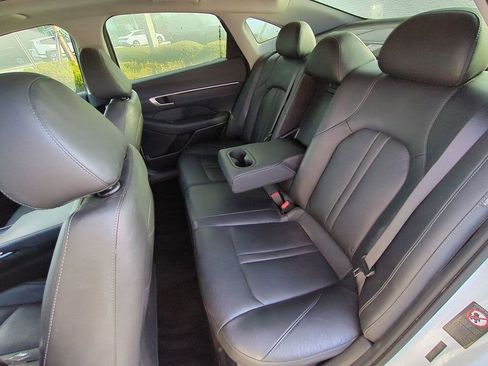 Used 2020 Hyundai Sonata Limited image 13