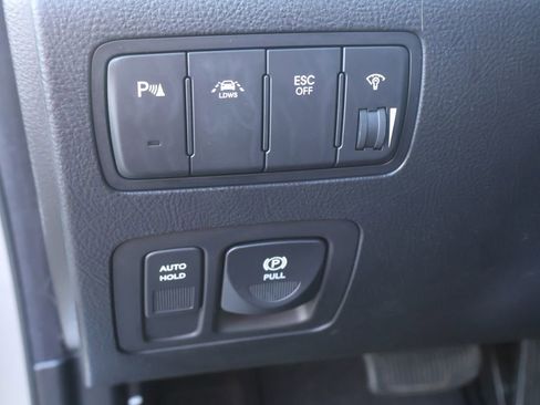 Used 2012 Hyundai Genesis 5.0 image 19