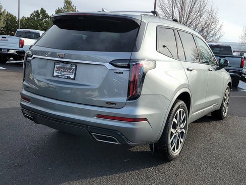 Used 2023 Cadillac XT6 Sport w/ Technology Package image 3