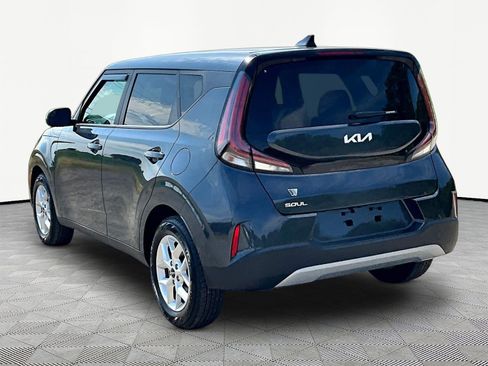 Used 2025 Kia Soul LX w/ LX Technology Package FWD image 12