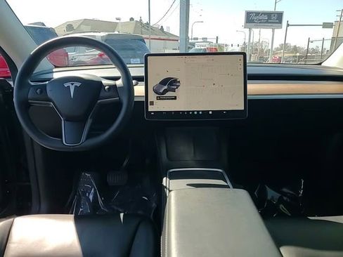 Used 2024 Tesla Model Y Standard Range image 13