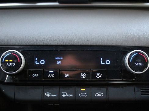 Used 2021 Hyundai Elantra SEL FWD image 21