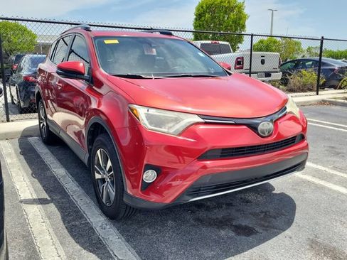 Used 2017 Toyota RAV4 XLE FWD image 3