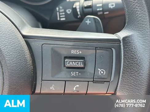 Used 2024 Nissan Rogue S FWD image 29