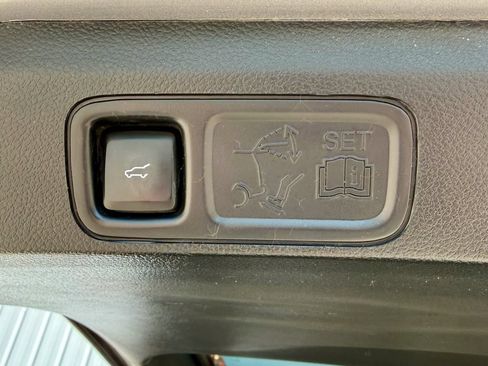 Used 2021 Ford Expedition Limited AWD/4WD image 21