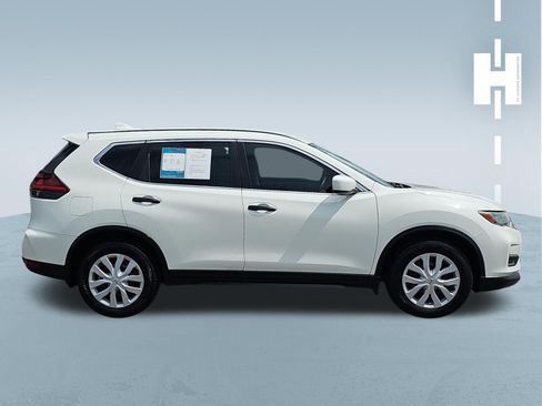 Used 2018 Nissan Rogue S FWD image 3