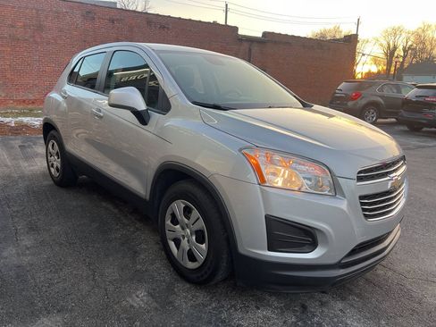 Used 2016 Chevrolet Trax LS FWD image 5