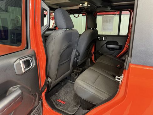 Used 2020 Jeep Gladiator Sport w/ Quick Order Package 24S AWD/4WD image 14