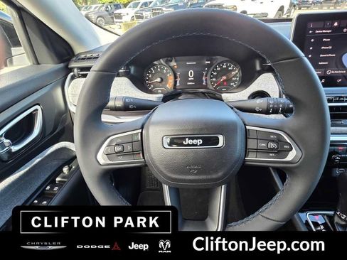 Used 2022 Jeep Compass Latitude AWD/4WD image 21