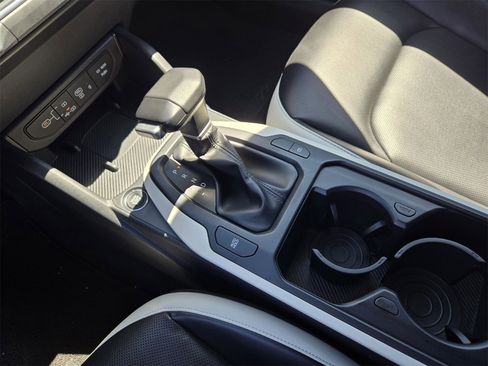 Used 2025 Kia K4 GT-Line w/ GT-Line Premium Package image 17