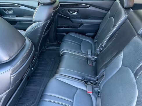 Used 2025 Honda Pilot Elite image 4
